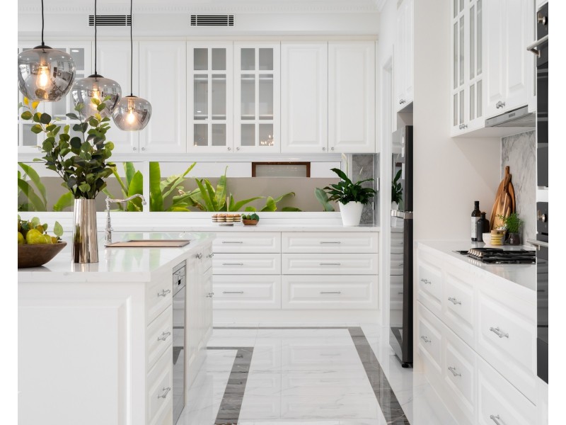 1663 Riverdale Drive, Hope Island QLD 4212