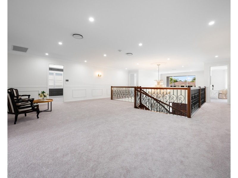 1663 Riverdale Drive, Hope Island QLD 4212