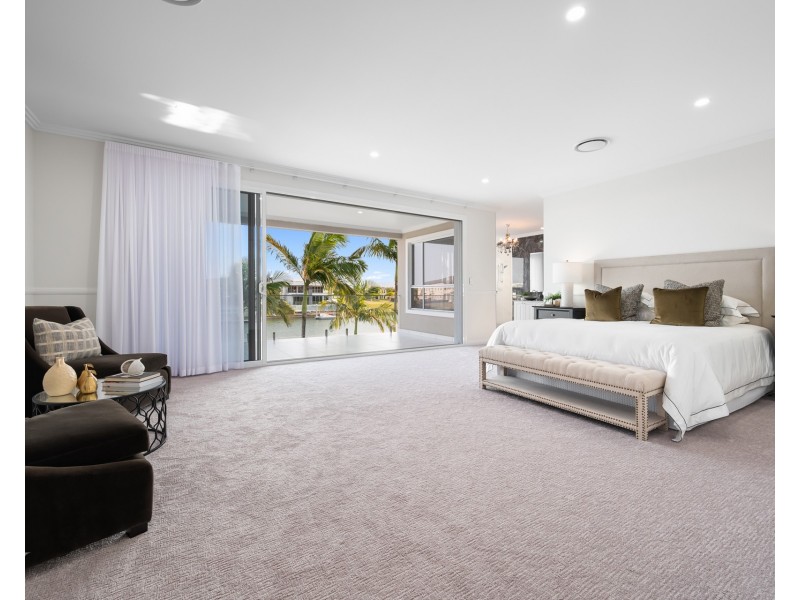 1663 Riverdale Drive, Hope Island QLD 4212