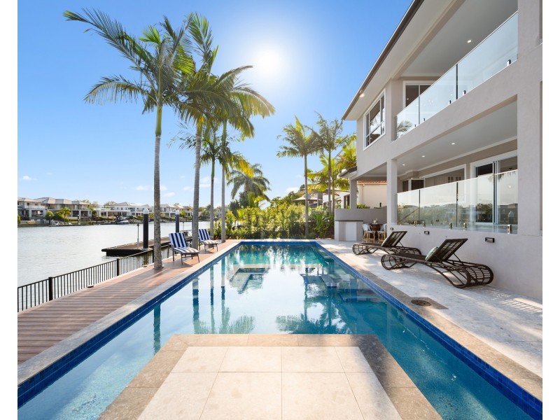 1663 Riverdale Drive, Hope Island QLD 4212