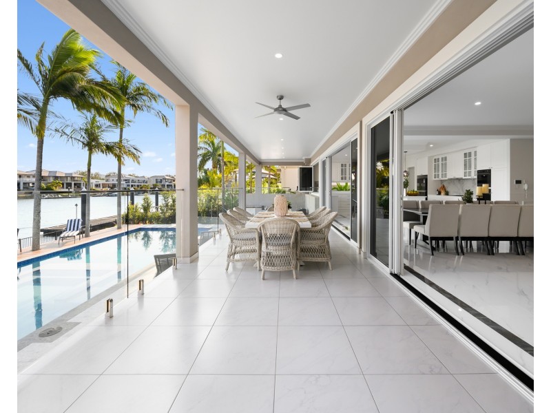 1663 Riverdale Drive, Hope Island QLD 4212