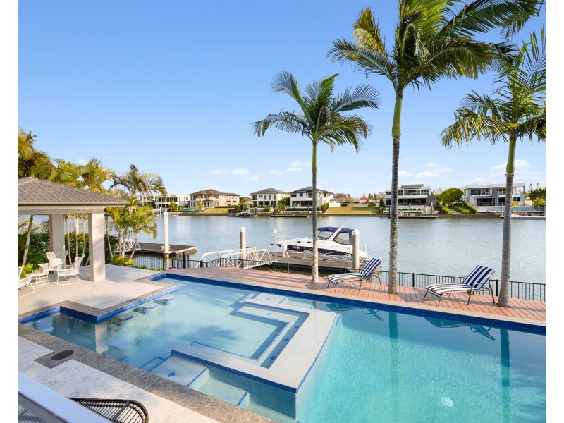 1663 Riverdale Drive, Hope Island QLD 4212