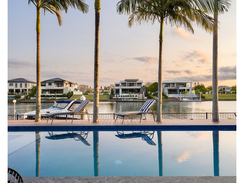 1663 Riverdale Drive, Hope Island QLD 4212