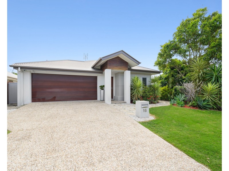 16 Azure Way, Hope Island QLD 4212