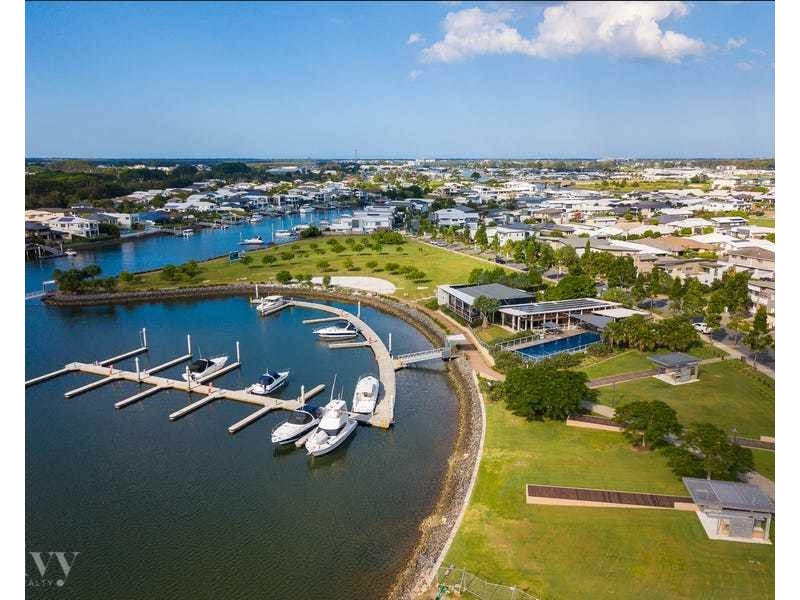 16 Azure Way, Hope Island QLD 4212