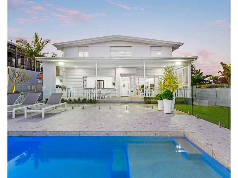 20 Plover Avenue, Paradise Point QLD 4216