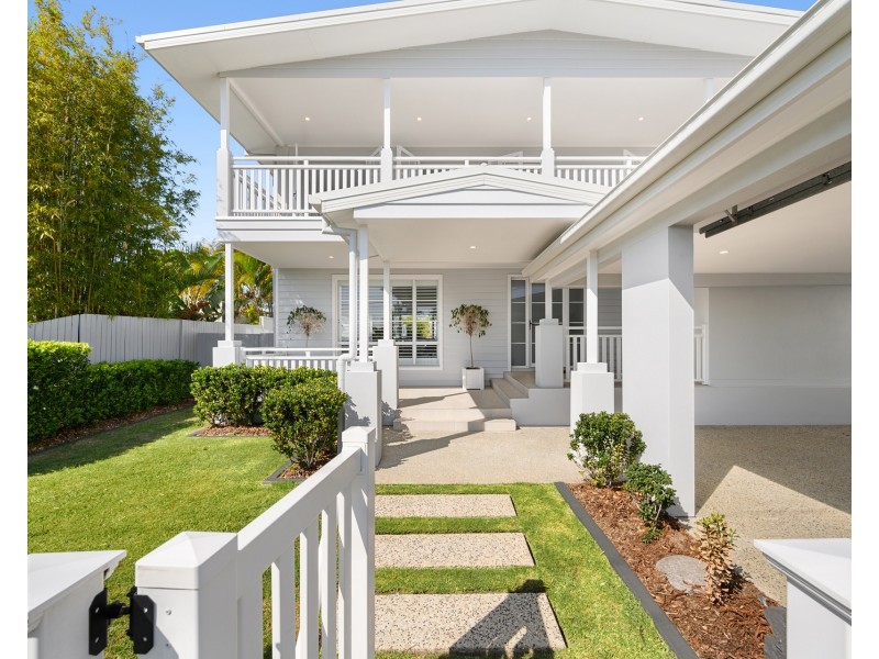 20 Plover Avenue, Paradise Point QLD 4216