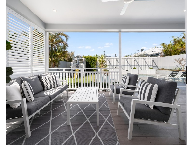 20 Plover Avenue, Paradise Point QLD 4216