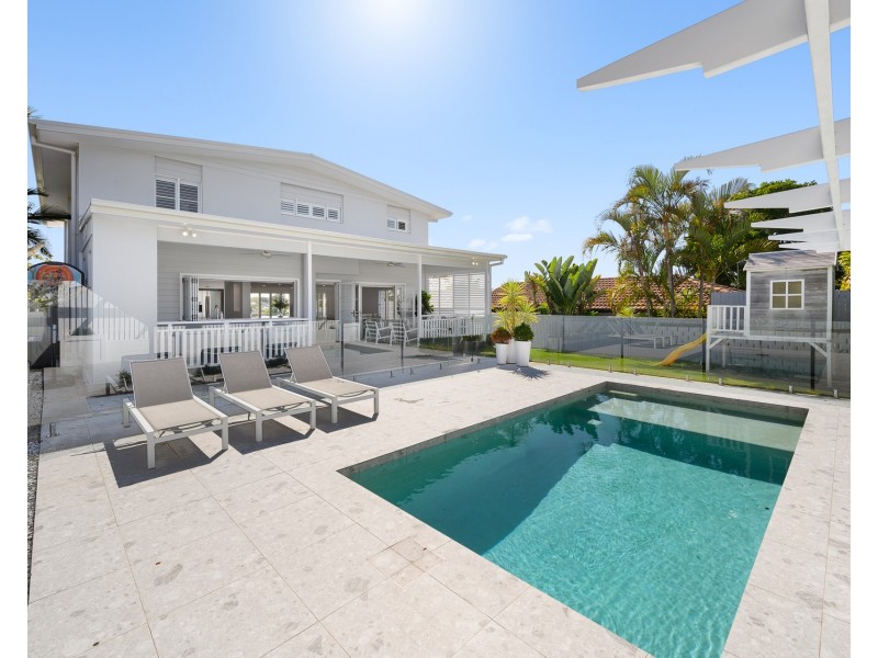 20 Plover Avenue, Paradise Point QLD 4216