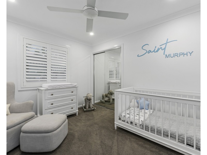 20 Plover Avenue, Paradise Point QLD 4216