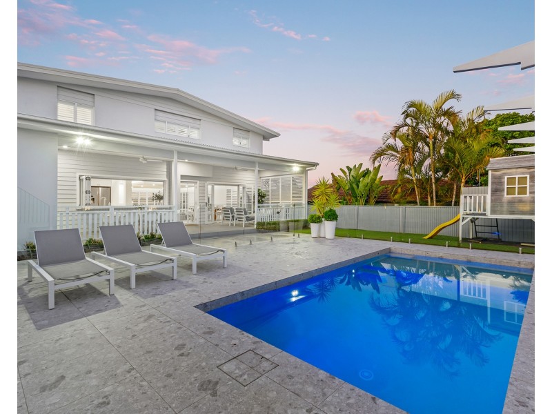 20 Plover Avenue, Paradise Point QLD 4216