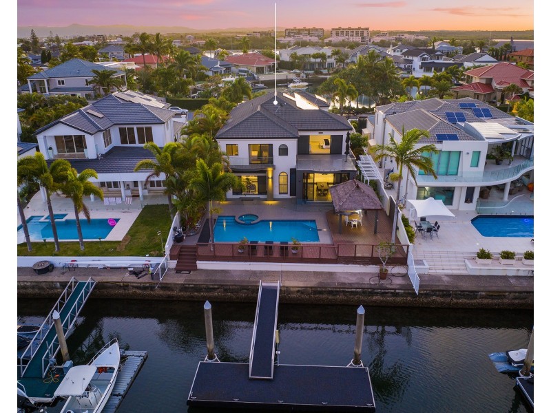 17 The Sovereign Mile, Sovereign Islands QLD 4216