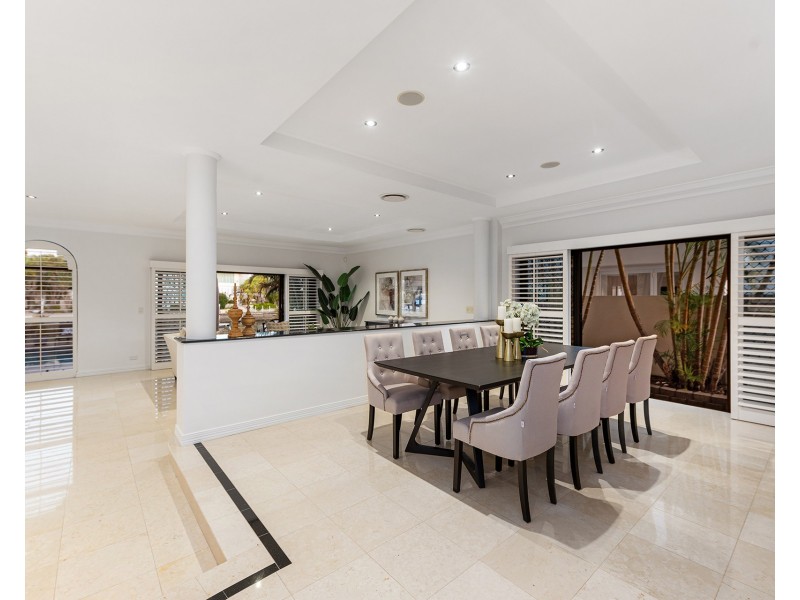 17 The Sovereign Mile, Sovereign Islands QLD 4216