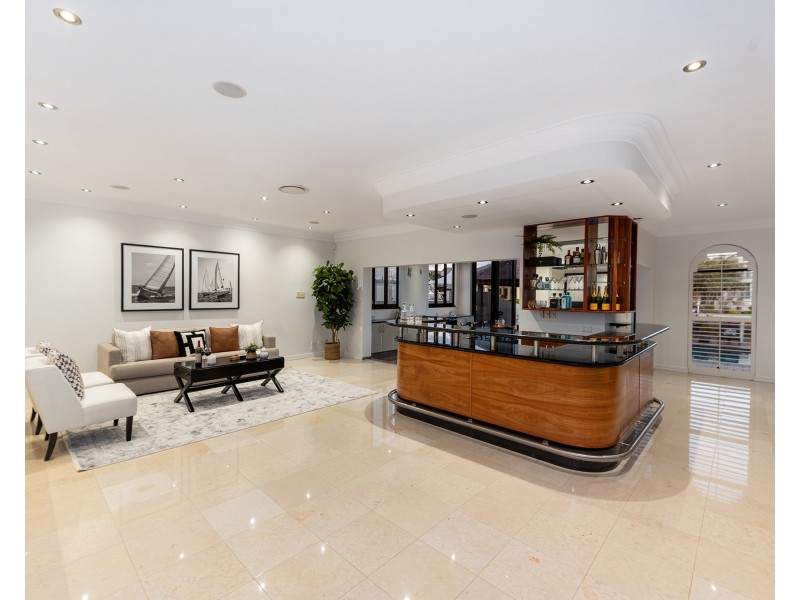 17 The Sovereign Mile, Sovereign Islands QLD 4216