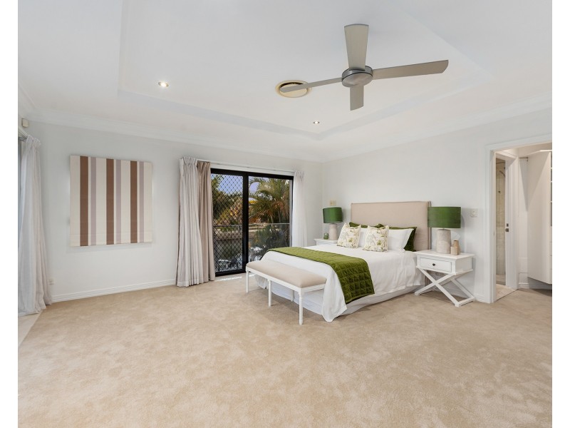 17 The Sovereign Mile, Sovereign Islands QLD 4216