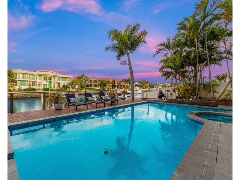 17 The Sovereign Mile, Sovereign Islands QLD 4216