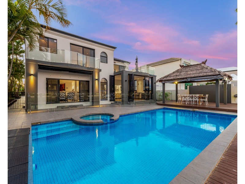 17 The Sovereign Mile, Sovereign Islands QLD 4216