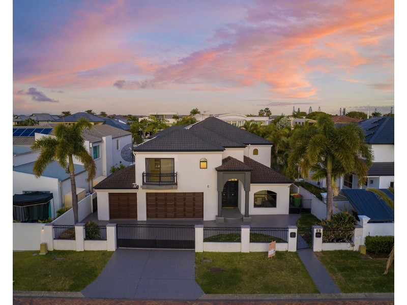 17 The Sovereign Mile, Sovereign Islands QLD 4216