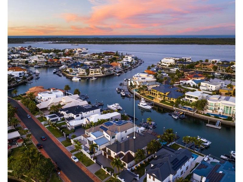 17 The Sovereign Mile, Sovereign Islands QLD 4216