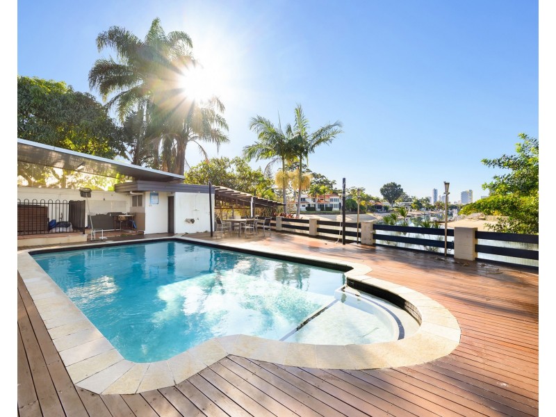 25 Bermuda Street, Broadbeach Waters QLD 4218