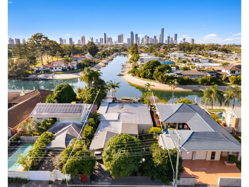 25 Bermuda Street, Broadbeach Waters QLD 4218