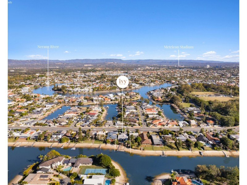 25 Bermuda Street, Broadbeach Waters QLD 4218