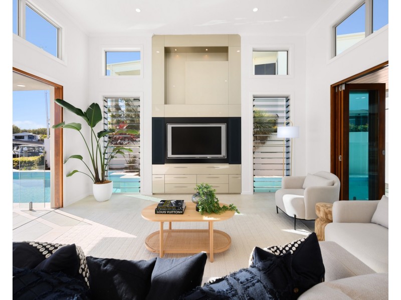 26 Buccaneer Way, Coomera Waters QLD 4209
