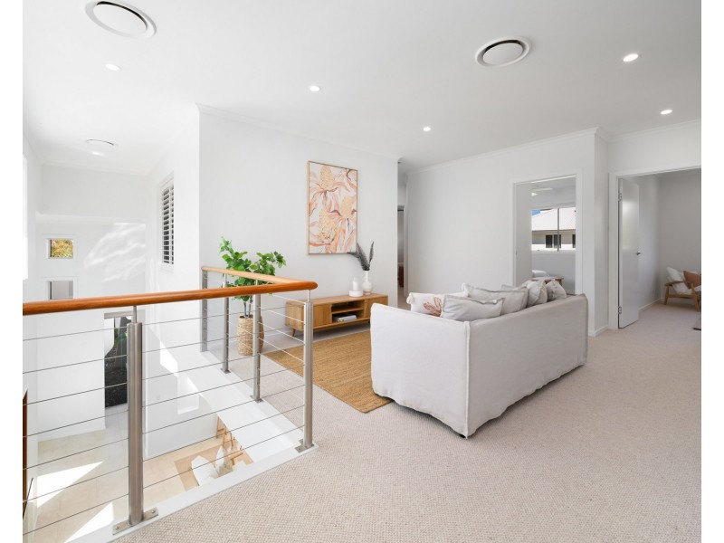 26 Buccaneer Way, Coomera Waters QLD 4209