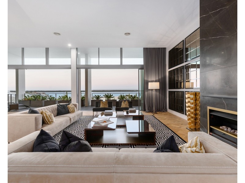 2601/2 Ephraim Island, Paradise Point QLD 4216