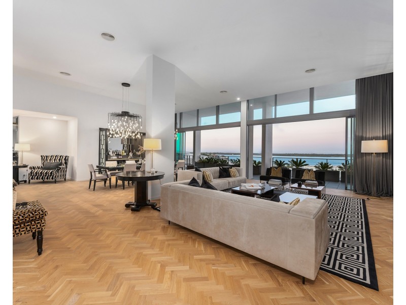 2601/2 Ephraim Island, Paradise Point QLD 4216