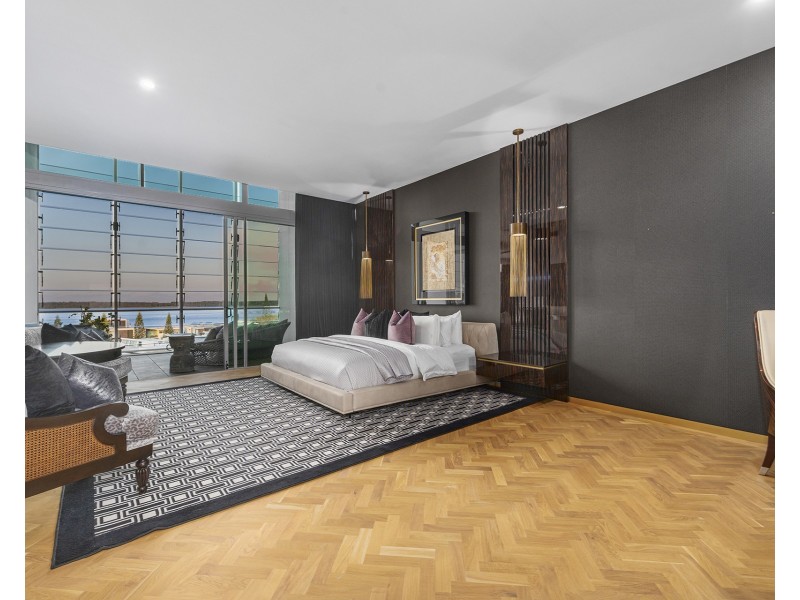 2601/2 Ephraim Island, Paradise Point QLD 4216