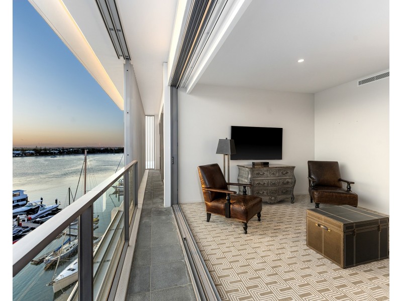 2601/2 Ephraim Island, Paradise Point QLD 4216