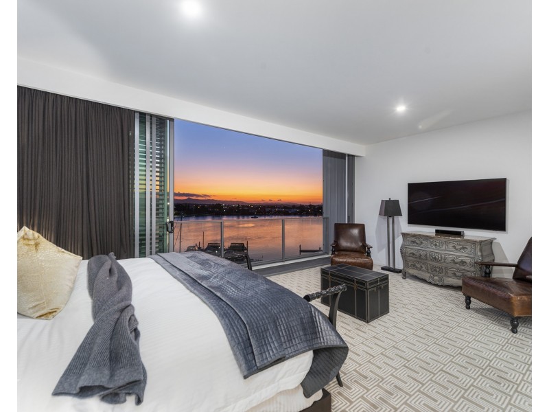 2601/2 Ephraim Island, Paradise Point QLD 4216