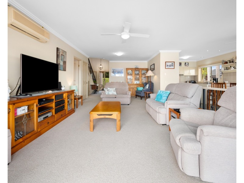 50/76 Bayview Street, Runaway Bay QLD 4216