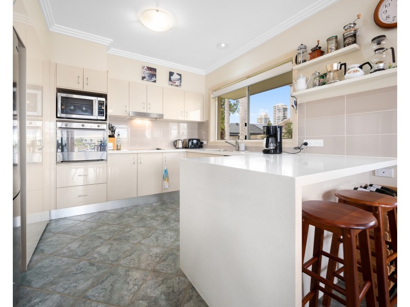 50/76 Bayview Street, Runaway Bay QLD 4216