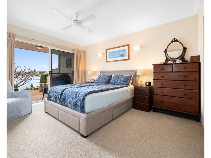 50/76 Bayview Street, Runaway Bay QLD 4216