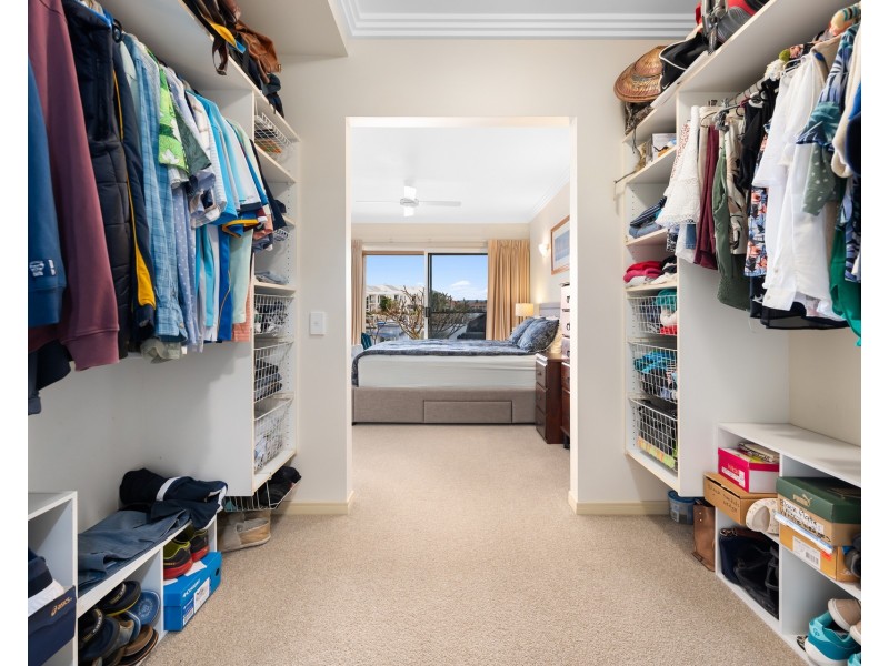 50/76 Bayview Street, Runaway Bay QLD 4216