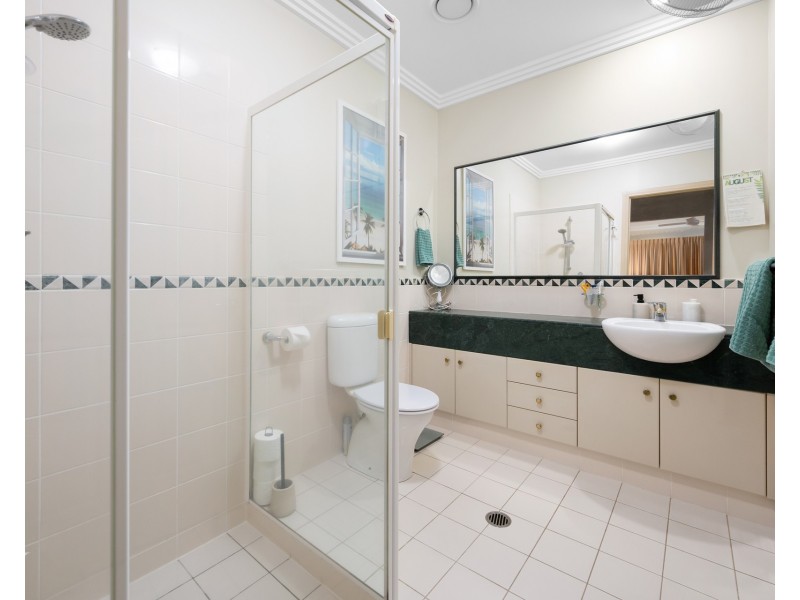 50/76 Bayview Street, Runaway Bay QLD 4216