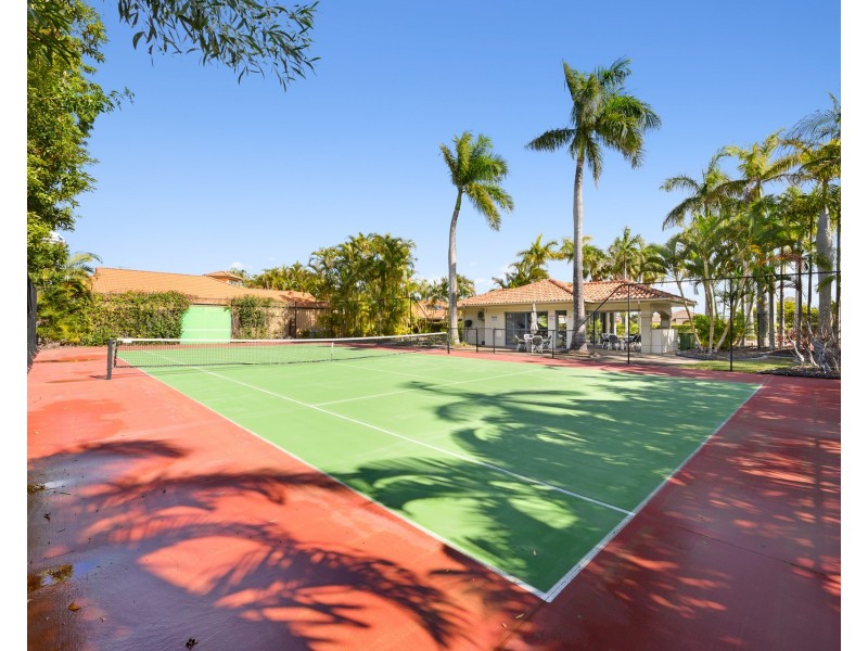 50/76 Bayview Street, Runaway Bay QLD 4216