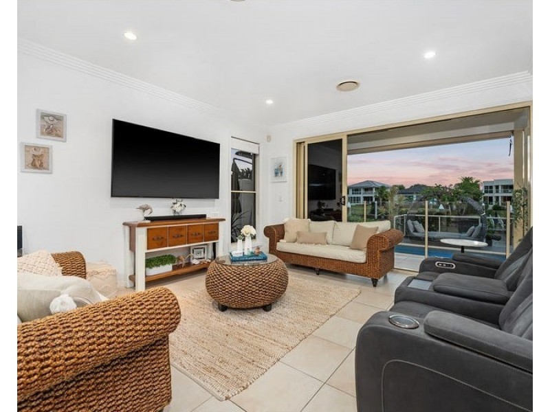 7413 Ellensbrook Drive, Hope Island QLD 4212