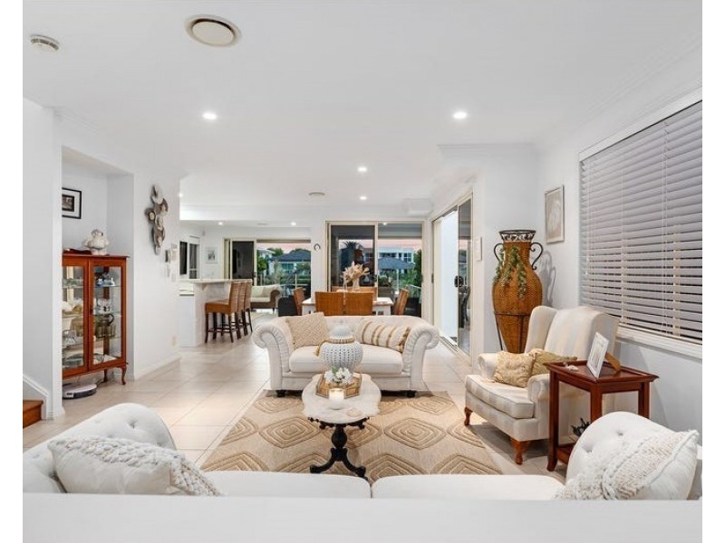 7413 Ellensbrook Drive, Hope Island QLD 4212