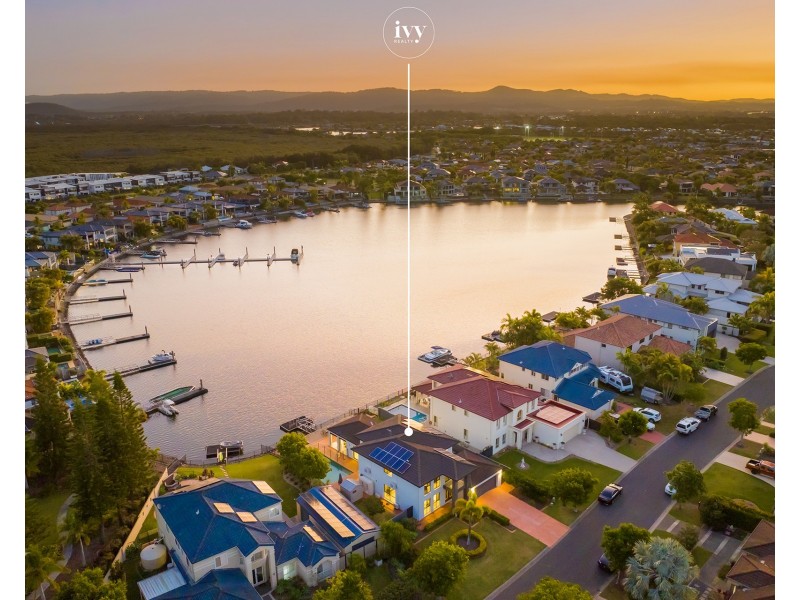 4 Sabrina Avenue, Helensvale QLD 4212