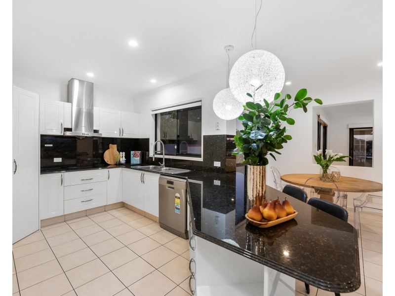 4 Sabrina Avenue, Helensvale QLD 4212