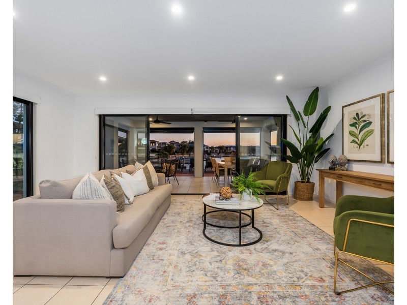 4 Sabrina Avenue, Helensvale QLD 4212