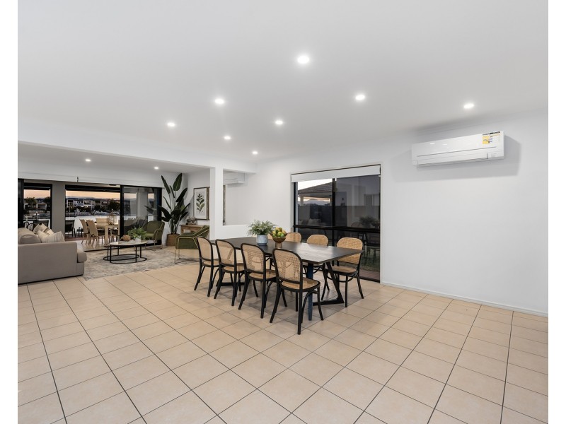 4 Sabrina Avenue, Helensvale QLD 4212