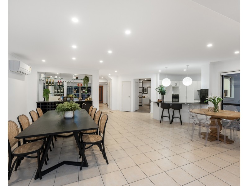 4 Sabrina Avenue, Helensvale QLD 4212