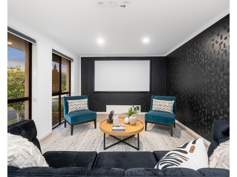 4 Sabrina Avenue, Helensvale QLD 4212