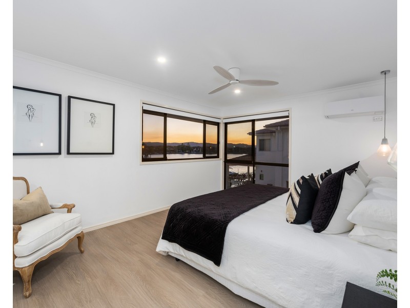 4 Sabrina Avenue, Helensvale QLD 4212