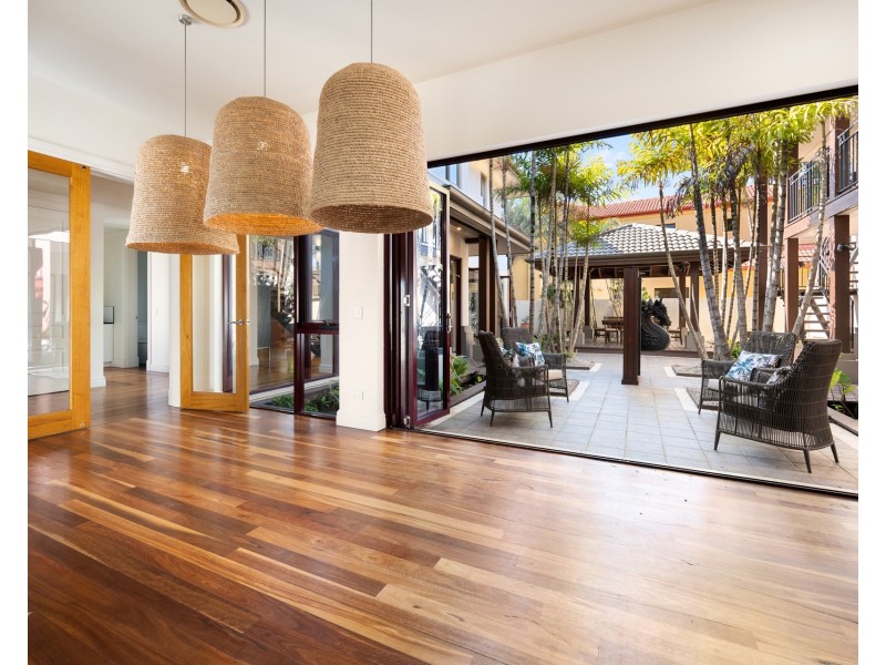 3118 Riverleigh Drive, Hope Island QLD 4212