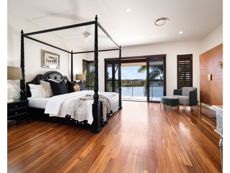 3118 Riverleigh Drive, Hope Island QLD 4212